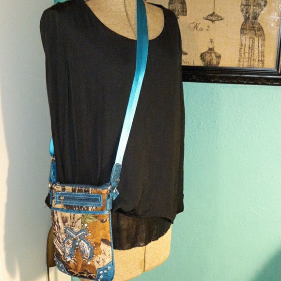 YESIR CROSSBODY BAG - Picture 10 of 13